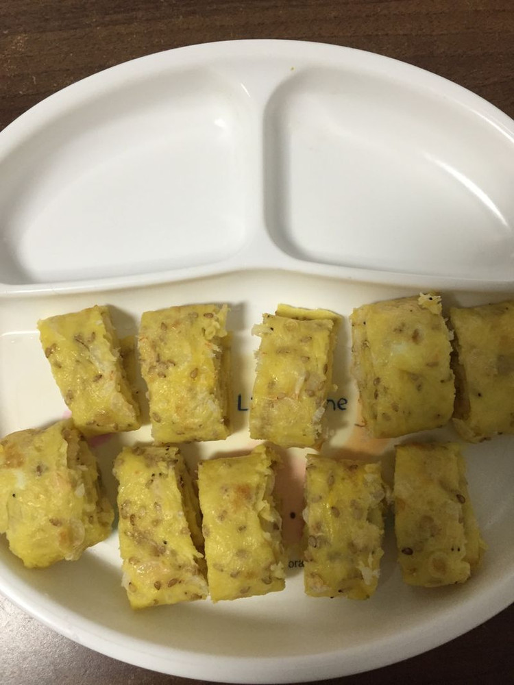 小宝补钙辅食，虾皮芝麻蛋饼的做法