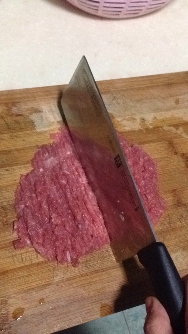 香菇猪肉饺子的做法图解1