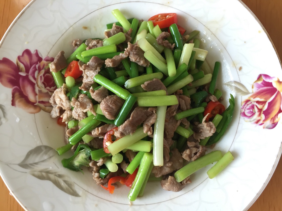 蒜苗炒肉的做法图解6
