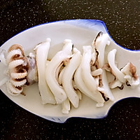 白灼鱿鱼的做法图解2