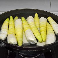 #金龙鱼橄调-橄想橄做# 鲜香脆嫩的雪菜炒春笋的做法图解1