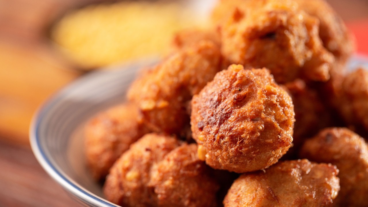 [fried mung bean balls] steamed bread with mung bean. It's better than meat.