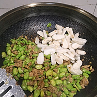 春味浓 碎肉炒蚕豆南荠的做法图解6