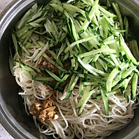 麻辣鸡丝凉面的做法图解12