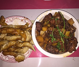 排骨炖土豆贴卷子的做法