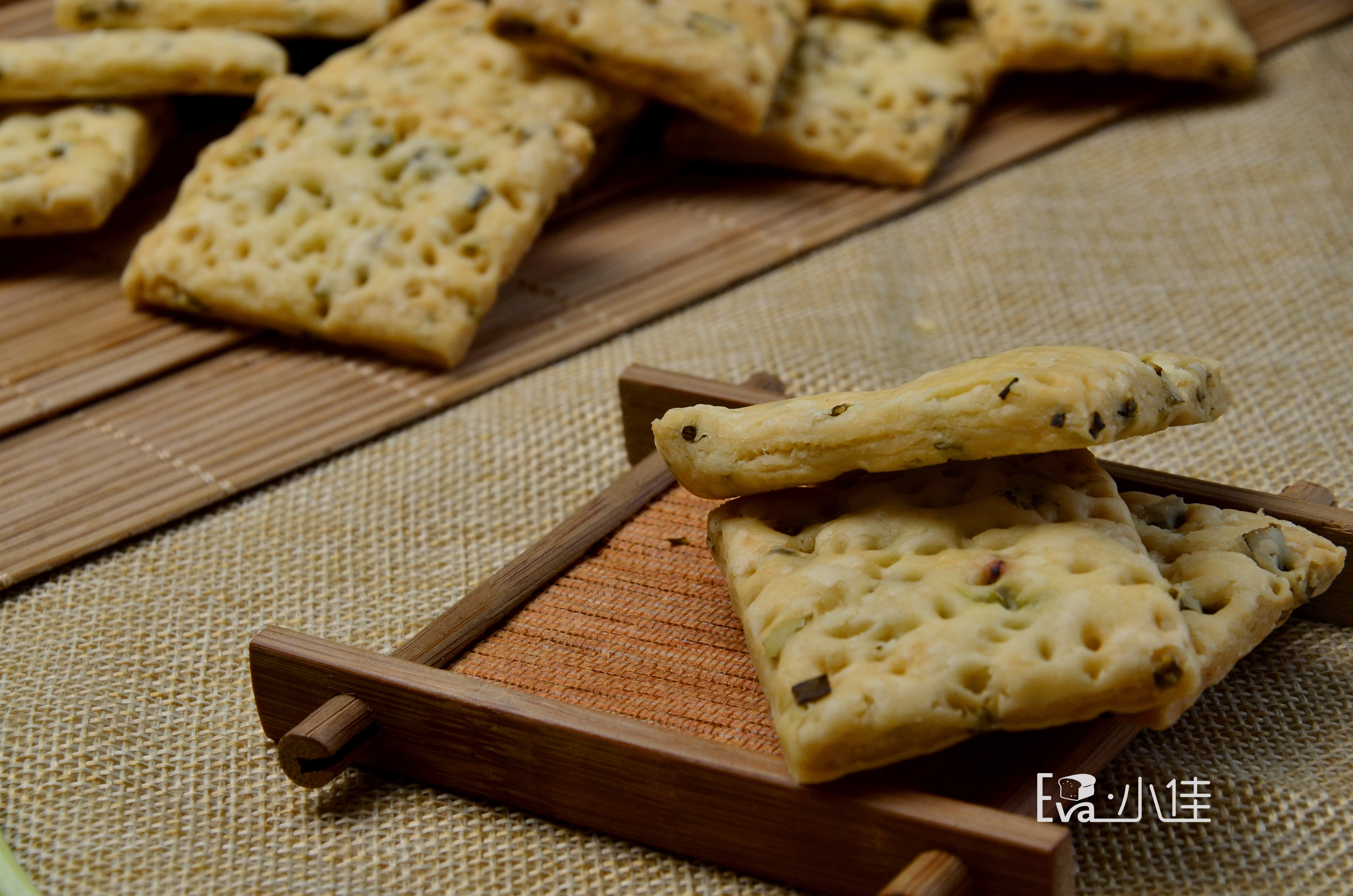 Scallion soda biscuit