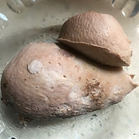 奥利奥鲜芋鲜奶的做法图解1