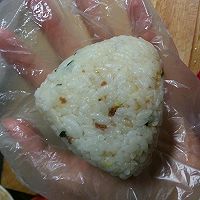 肉松炒蛋卷心菜饭团的做法图解6