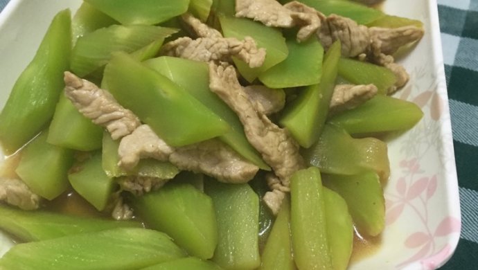 莴笋炒肉片