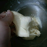 松软豆沙面包圈的做法图解1