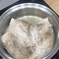 减脂凉拌鸡胸肉的做法图解1