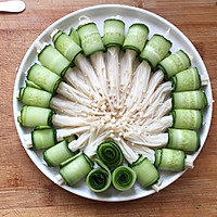 酸辣黄瓜金针菇卷的做法图解7