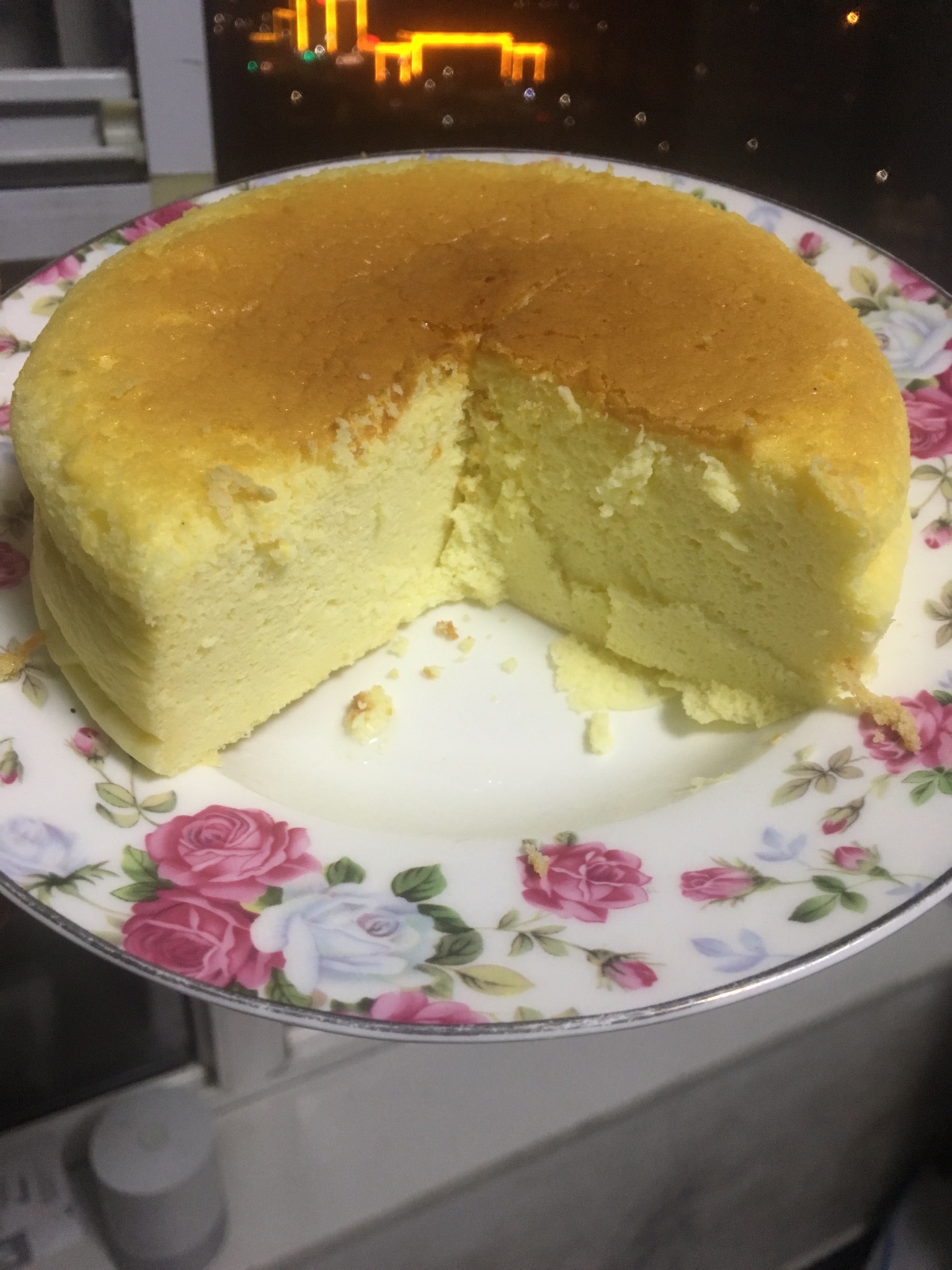 Cheese cake is easy to eat and saves 6 inches