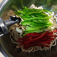 扎蒙蒙花·炝拌豆腐皮 #爽口凉菜，开胃一夏！#的做法图解7