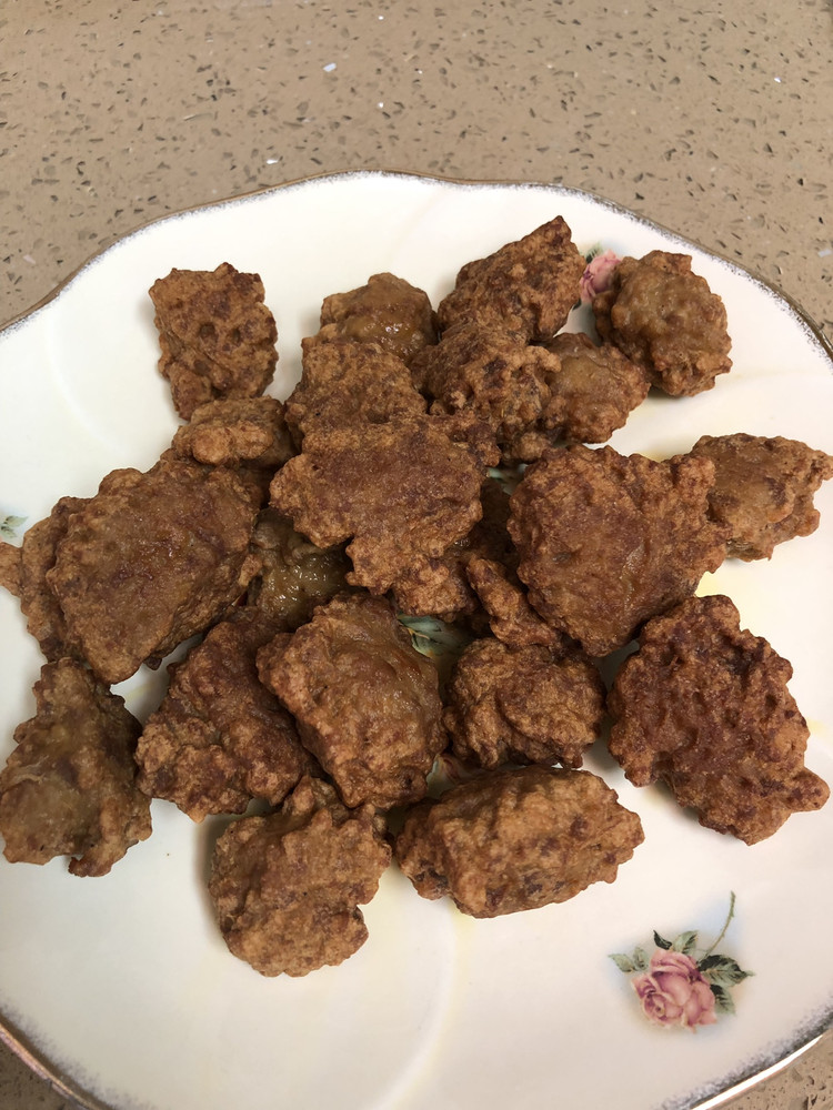 炸牛肉丸子的做法