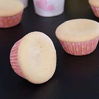 戚风杯子蛋糕的做法图解8