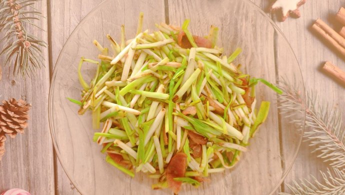 蒜苗炒腊肠