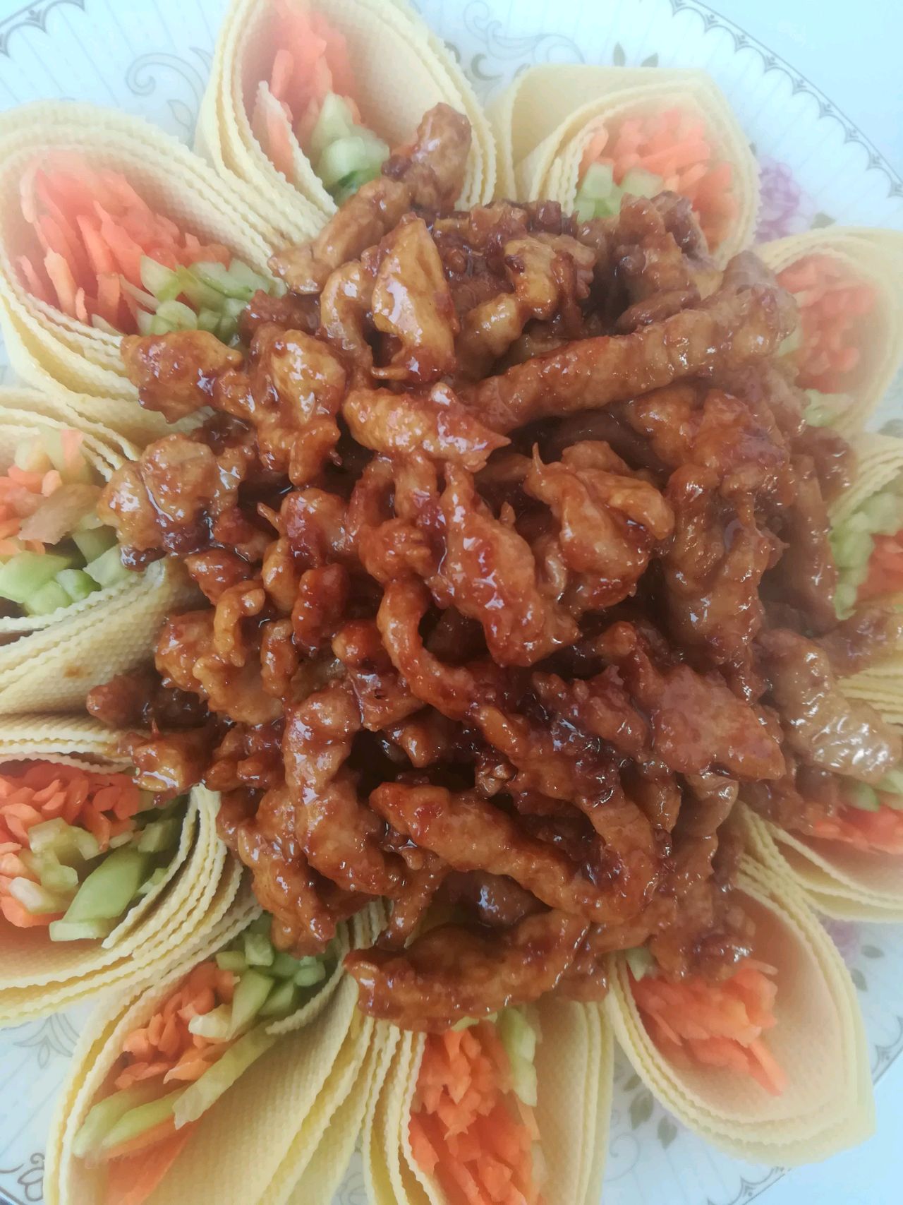 Balanced Beijing sauce shredded pork