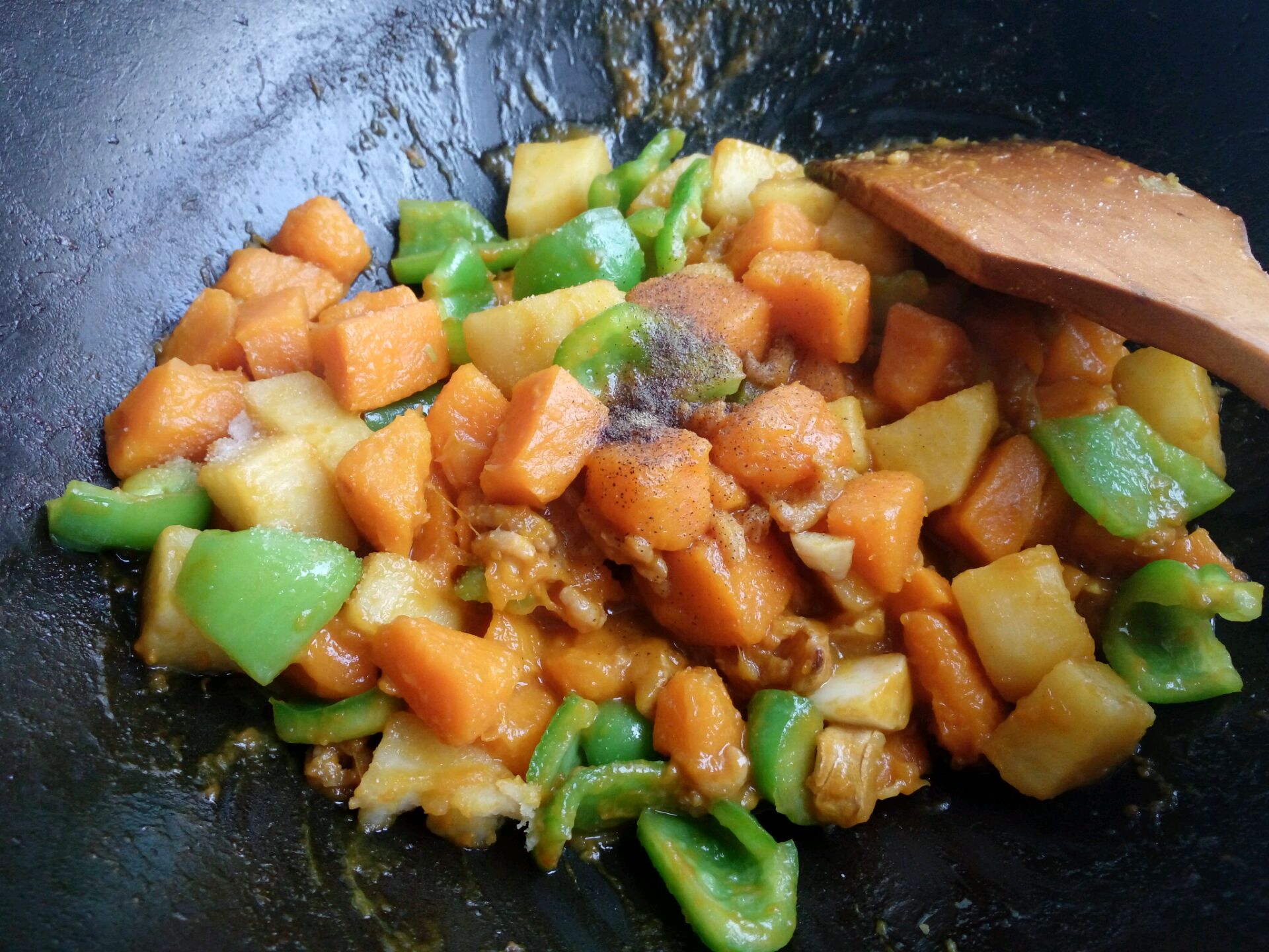 南瓜炖土豆怎么做_南瓜炖土豆的做法_厨色生香_豆果美食
