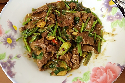 小炒黄牛肉