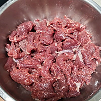 青椒炒牛肉 鲜嫩可口 刚刚好的做法图解1