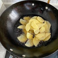 红烧土豆片的做法图解2