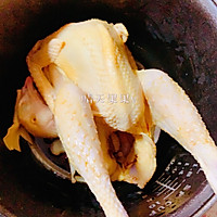 0⃣️难度宴客、年菜必备——沙姜豉油鸡（电饭煲版）的做法图解3