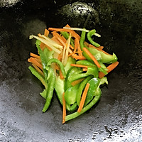 #百变鲜锋料理#青椒炒牛肉丝er，嫩滑不老的窍门在这里的做法图解9