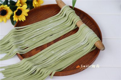 自制翡翠面条