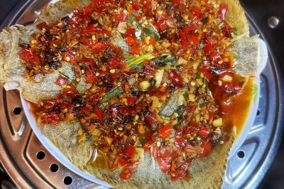 剁椒鱼头剁椒鸦片鱼