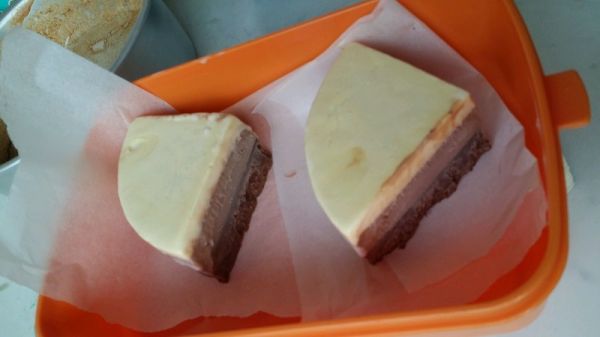 三色德芙巧克力冰蛋糕