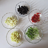豆豉蒸鮰鱼的做法图解1