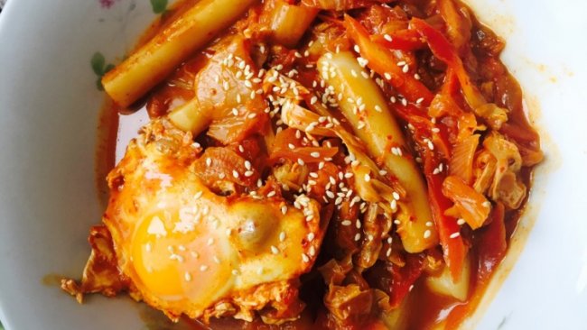 辣白菜芝士炒年糕的做法