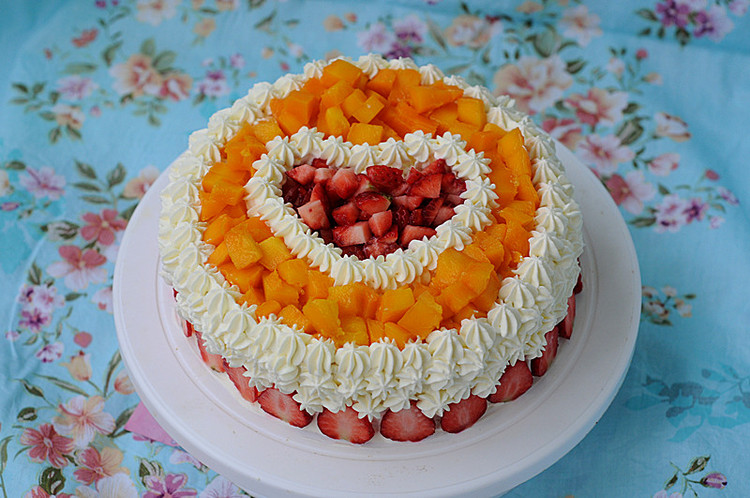 【美的绅士烤箱】芒果草莓蛋糕的做法