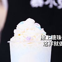 蓝天雪顶的做法，【暴小兔茶饮】免费奶茶教程的做法图解9