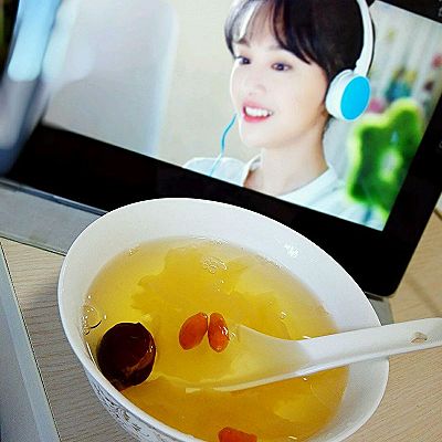 红枣枸杞银耳羹