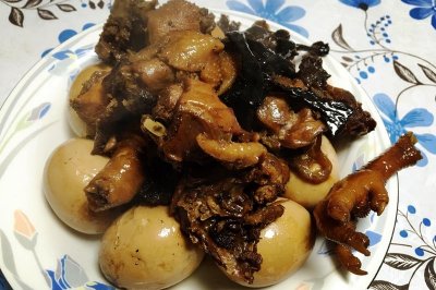 鸡肉炖蘑菇