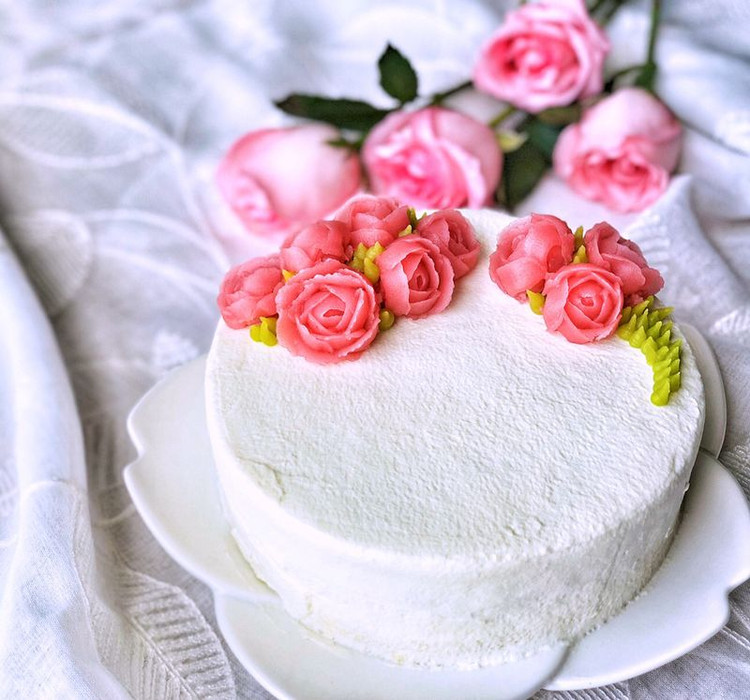 为爱而生 豆沙裱花玫瑰蛋糕的做法