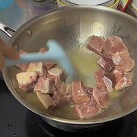 红酒炖牛肉的做法图解2
