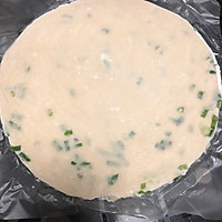 肉松烤肠手抓饼的做法图解1