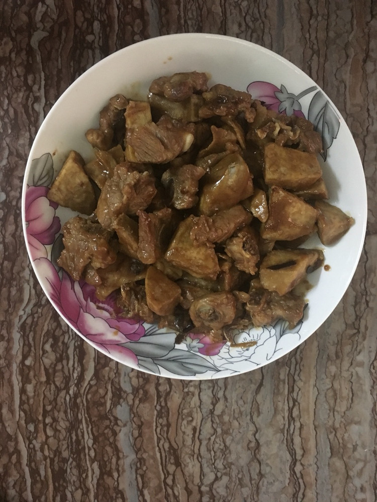 排骨炆芋头的做法