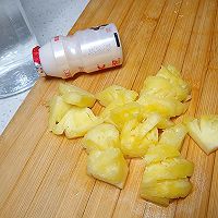 #15分钟周末菜#乳酸菌菠萝汁的做法图解1