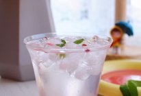 #玩心出道丨夏日DIY玩心潮饮挑战赛#玫瑰桃气的做法
