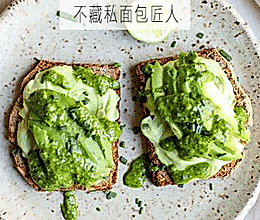 挑战你味蕾的大蒜酱吐司的做法