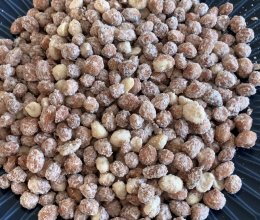 小孩都喜欢的零嘴：糖霜花生的做法
