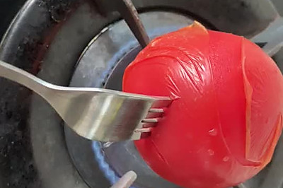 最简单的西红柿去皮方法