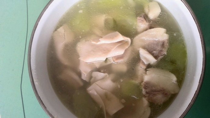 咸肉百叶伴莴苣汤