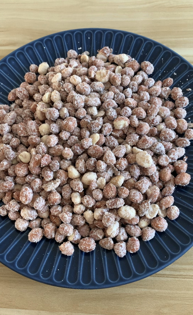 小孩都喜欢的零嘴：糖霜花生的做法