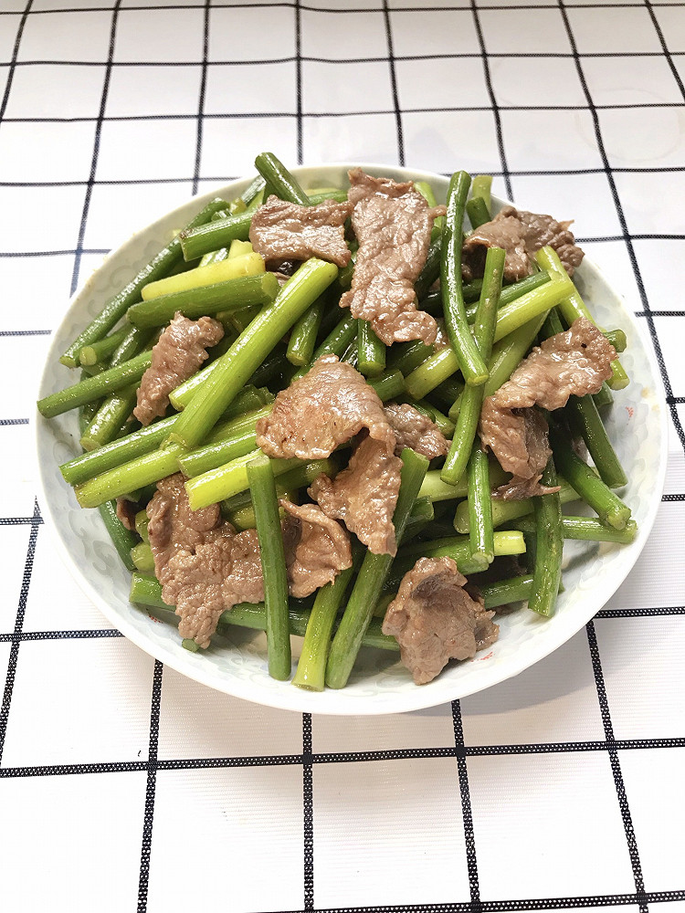 蒜苔炒牛肉的做法
