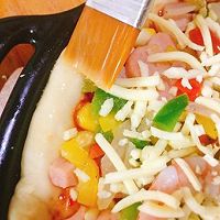 #精品菜谱挑战赛#午餐肉鲜虾彩椒披萨的做法图解24